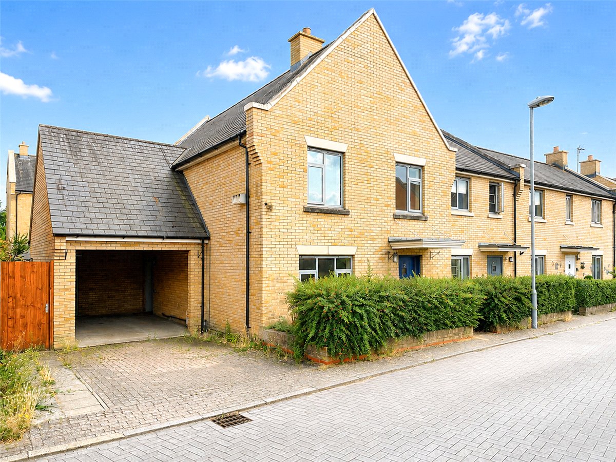 4 bedroom House, Sweetpea Way, Cambridge, CB4 - Available