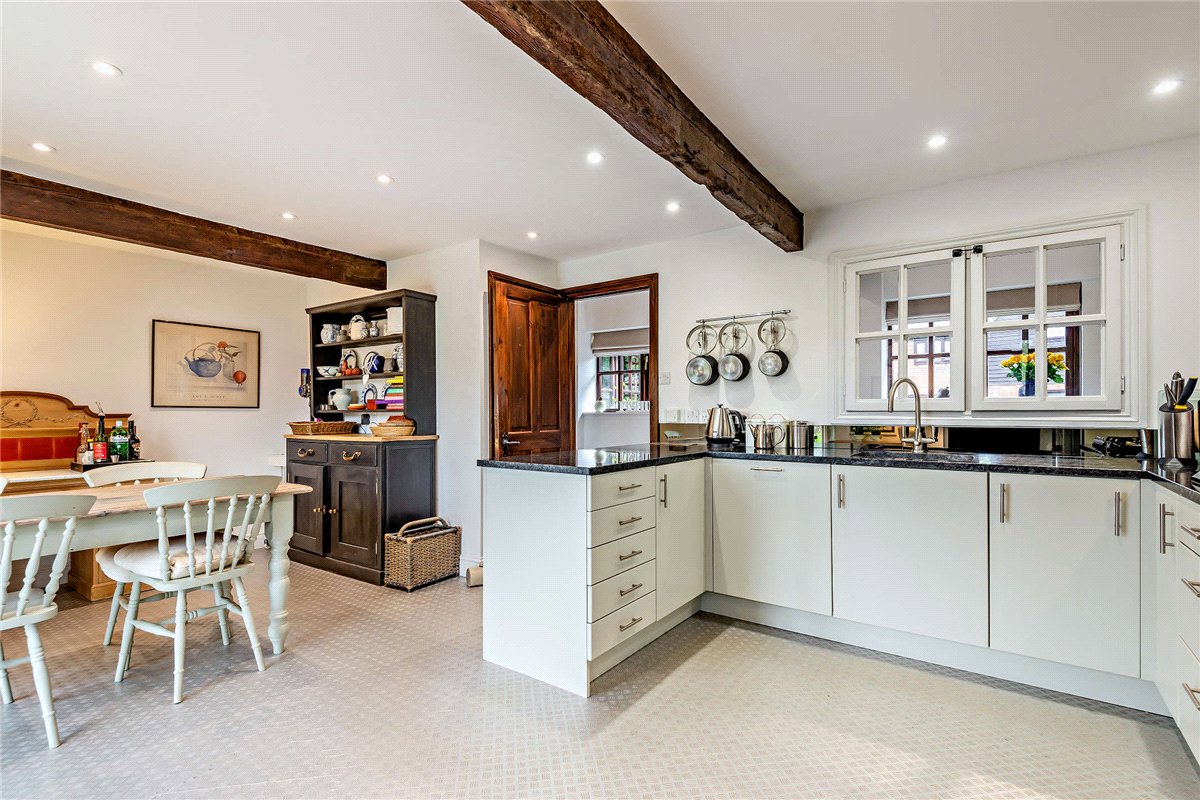 3 bedroom House, Crookham Hill, Thatcham, RG19 - Available, Image 12