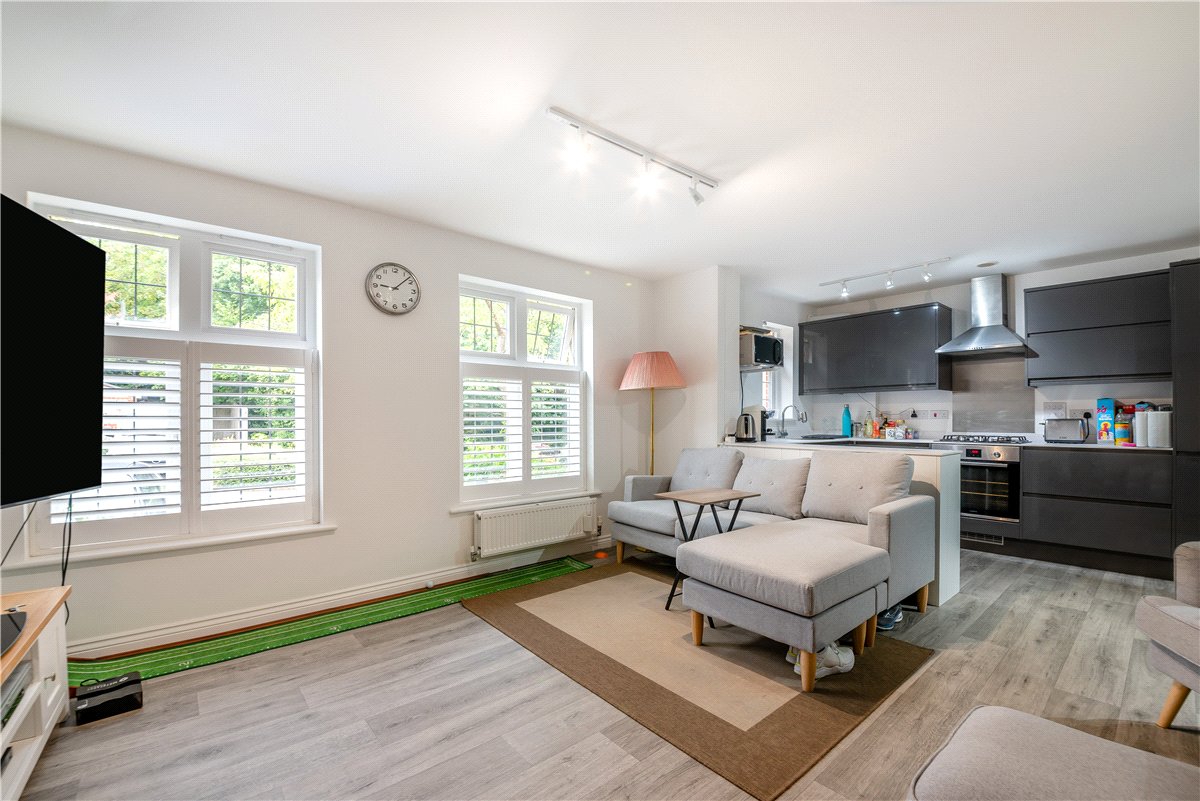 2 bedroom Flat, Highcroft Road, Winchester, SO22 - Available, Image 4