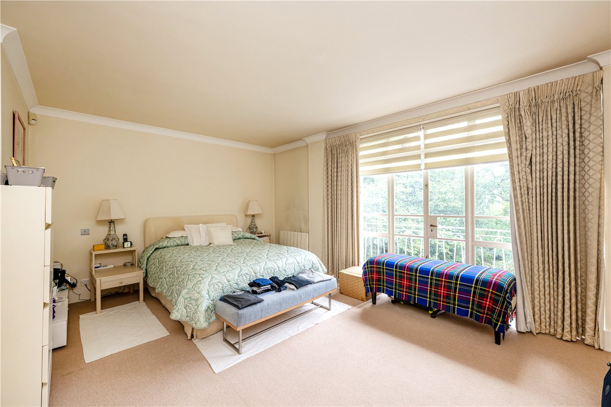 3 bedroom Flat, Hans Place, Chelsea, SW1X - Sold, Image 2