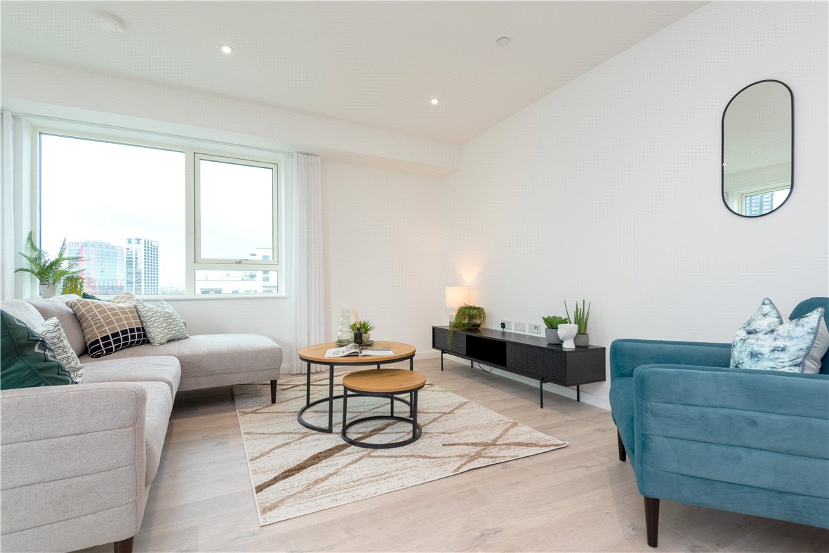 3 bedroom Flat, Heartwell Avenue, London, E16 - , Image 4