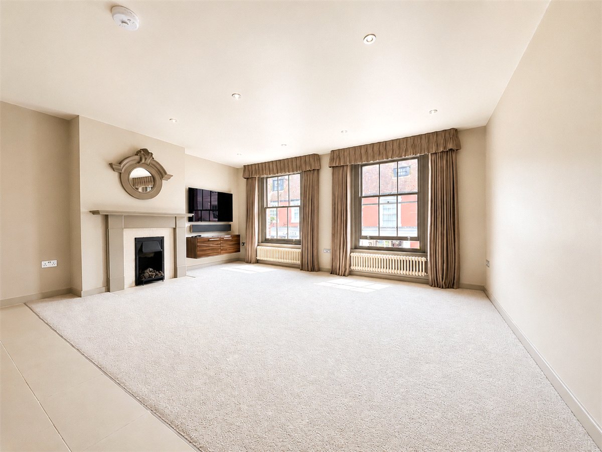 2 bedroom Flat, The Square, Winchester, SO23 - Available, Image 1