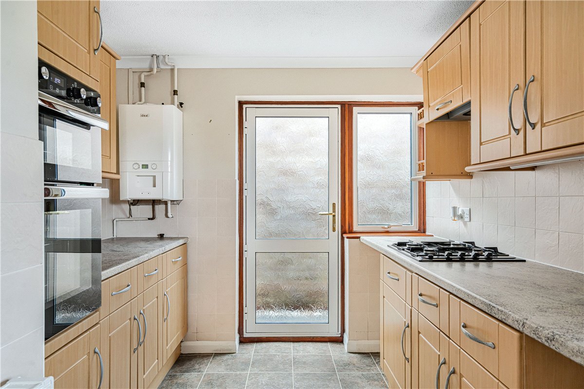 2 bedroom Bungalow, Lionel Close, Wendover, HP22 - Available, Image 7