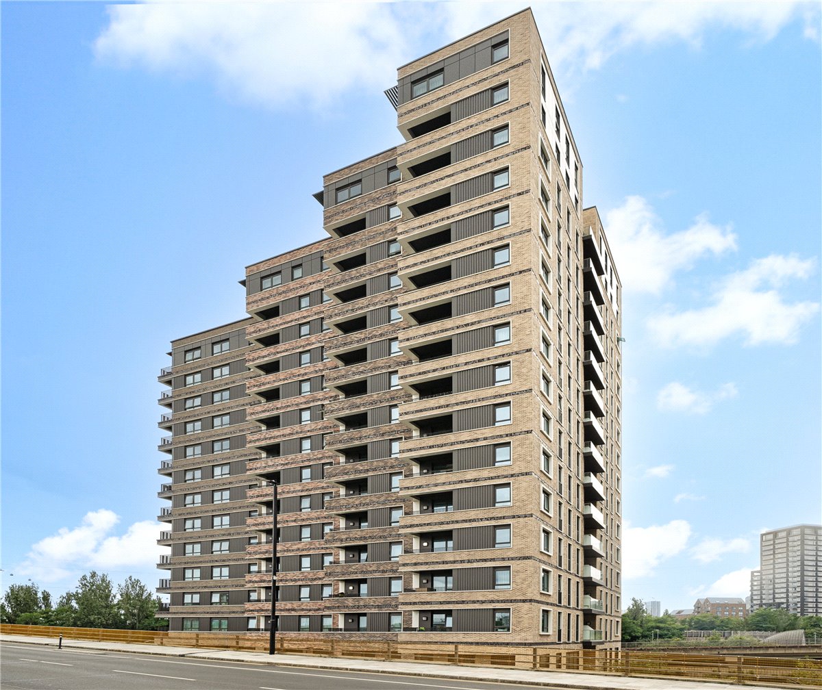 2 bedroom Flat, Heartwell Avenue, London, E16 - Let Agreed, Image 5