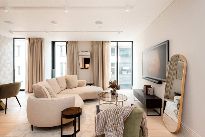 3 bedroom Flat, Cork Street, Mayfair, W1S - Available, Image 9