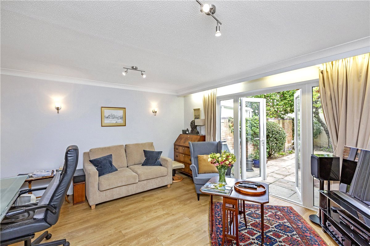 3 bedroom House, Swan Place, Barnes High Street, SW13 - , Image 2