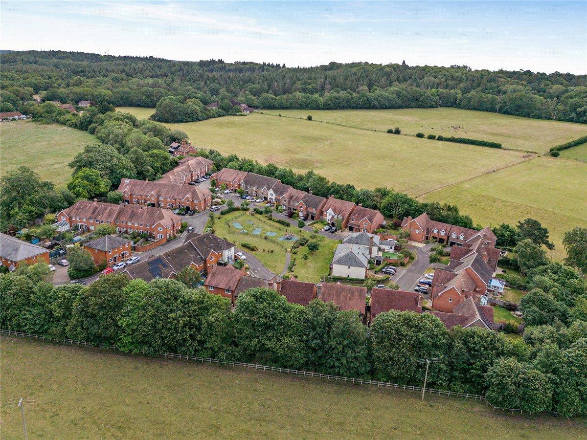 4 bedroom House, Hermitage Green, Hermitage, RG18 - Available, Image 38