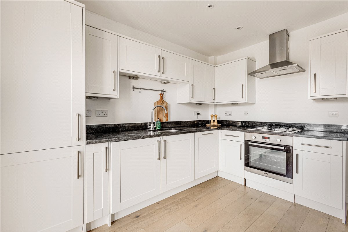 2 bedroom Flat, Putney Bridge Road, London, SW15 - Available, Image 7