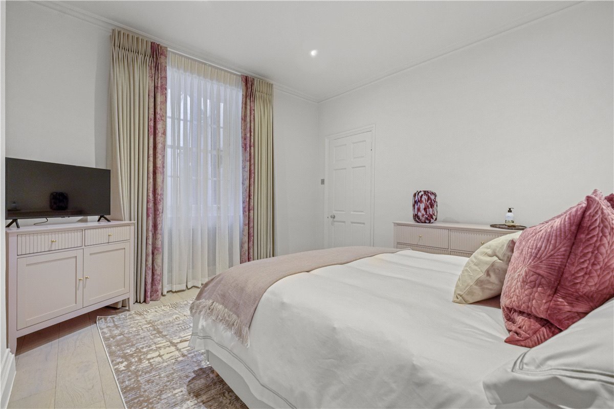6 bedroom House, Ennismore Gardens, Knightsbridge, SW7 - Available, Image 31