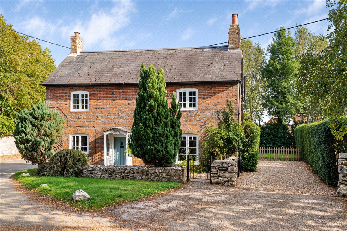 3 bedroom House, East Kennett, Marlborough, SN8 - Available
