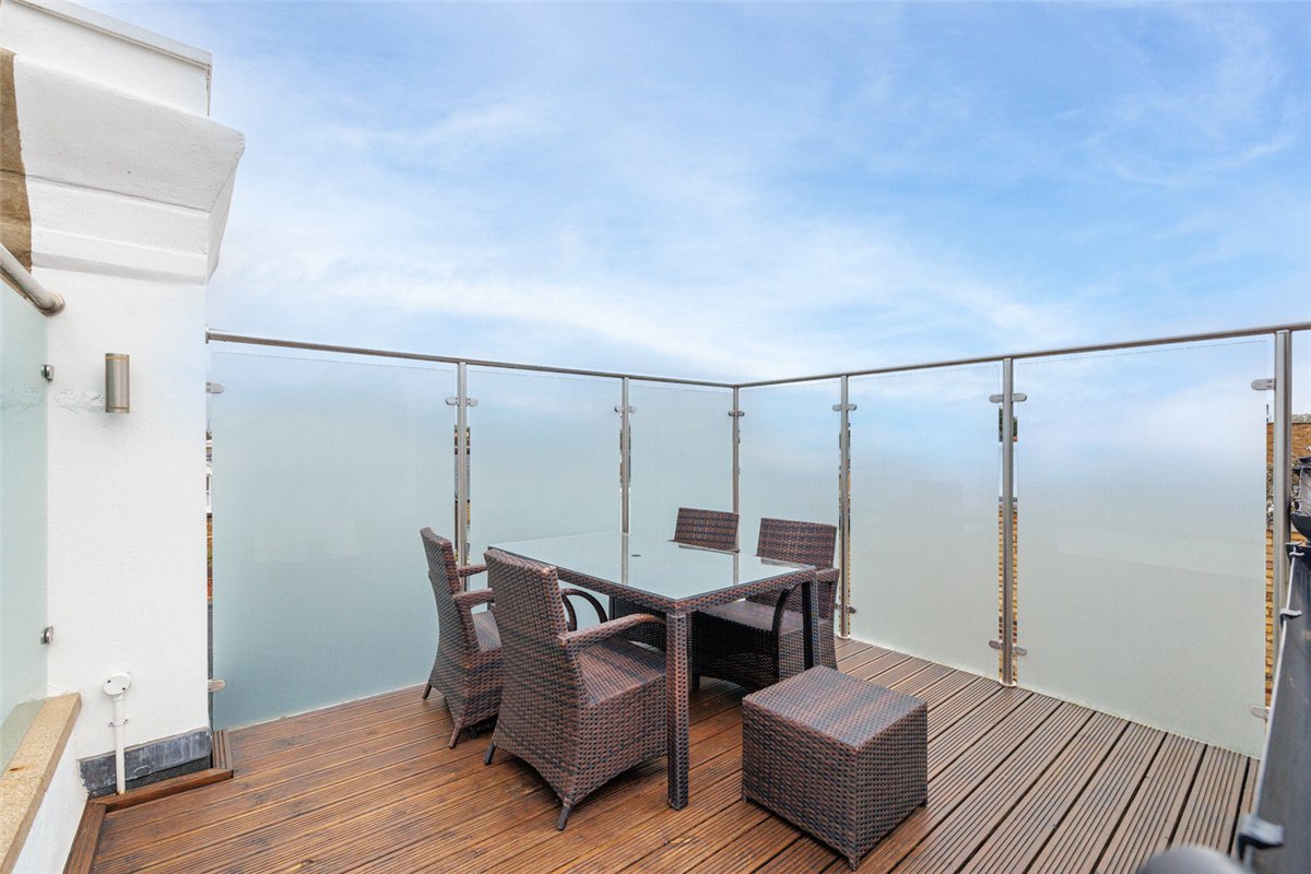 2 bedroom Flat, Whittingstall Road, London, SW6 - Available, Image 3