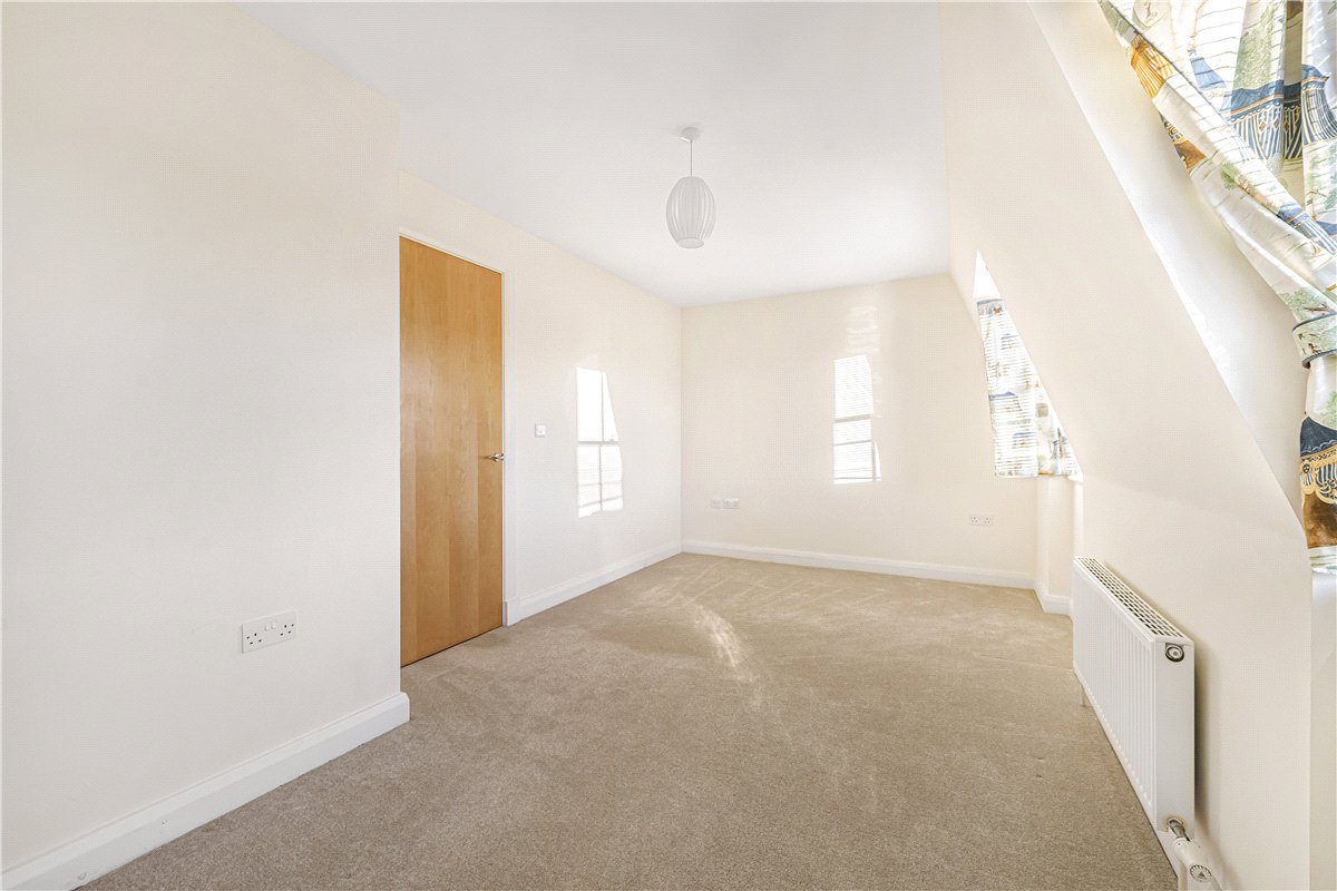 3 bedroom House, Tortington Manor, Ford Road, BN18 - Available, Image 4