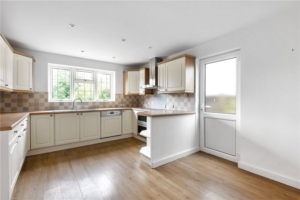 4 bedroom House, Ballinger Road, South Heath, HP16 - Available, Image 9