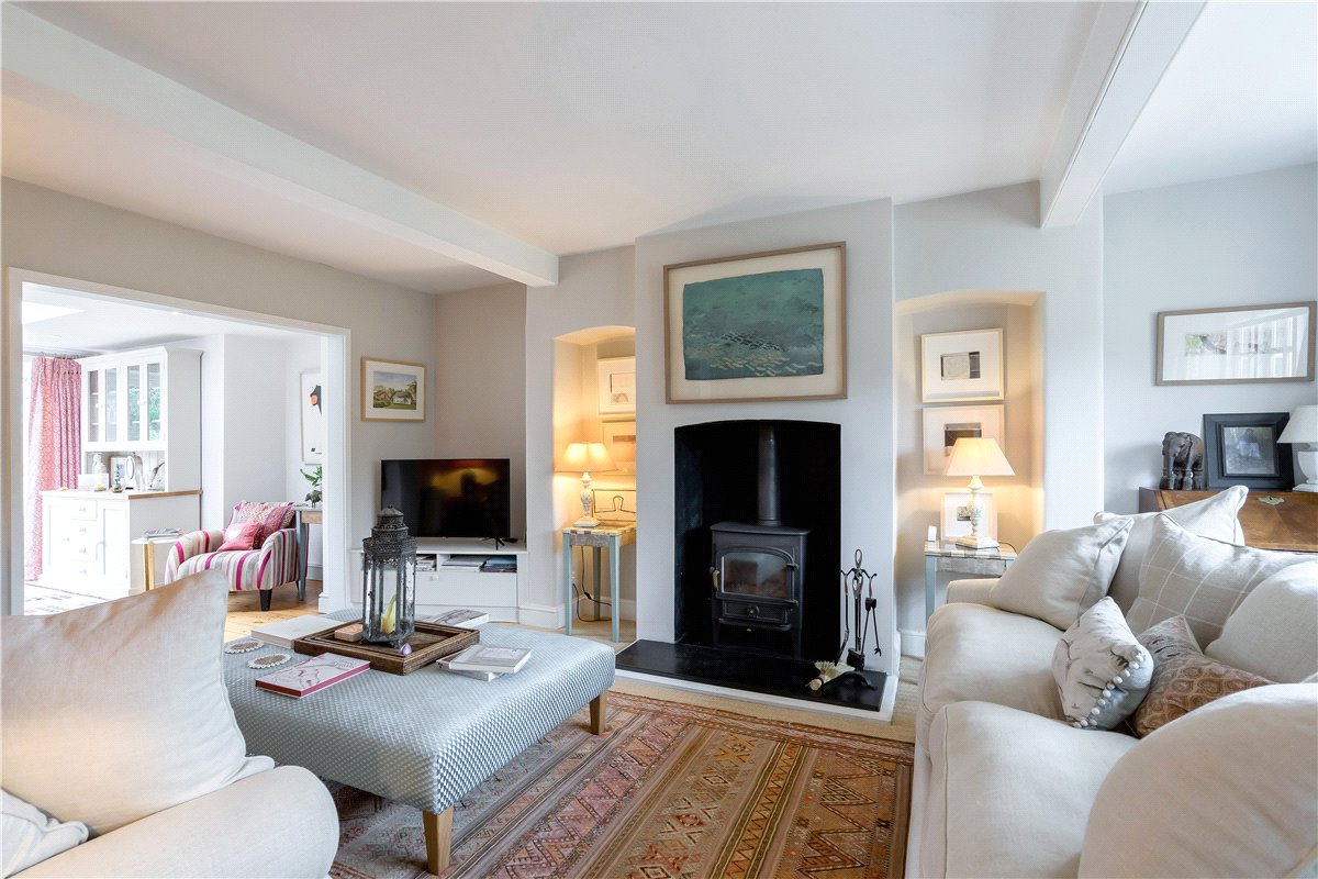 3 bedroom House, St. Johns Close, Marlborough, SN8 - Sold STC, Image 2