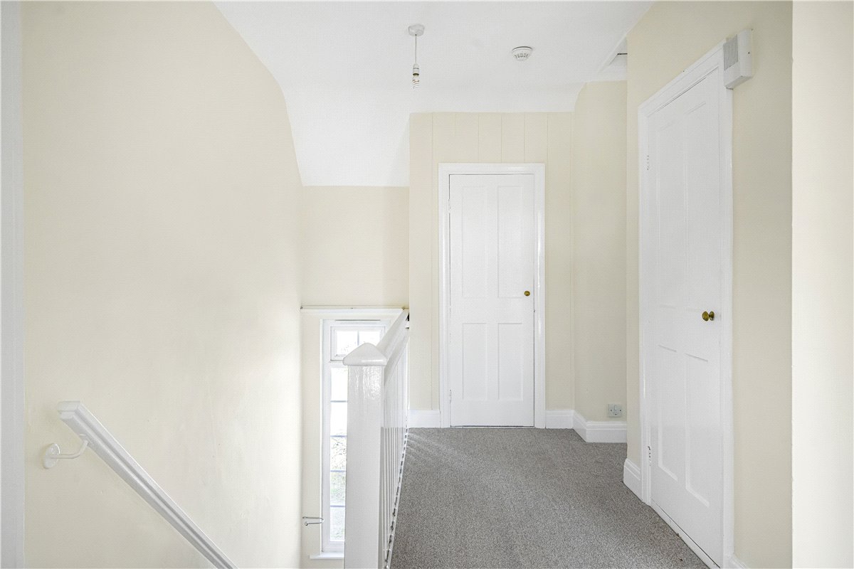 4 bedroom House, The Rise, Islip, OX5 - , Image 8