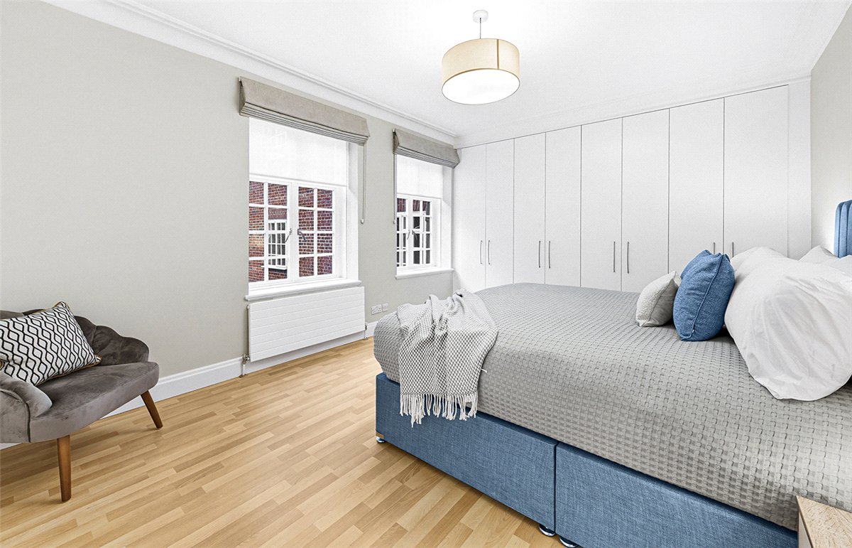 3 bedroom Flat, Stafford Court, Kensington High Street, W8 - Available, Image 7