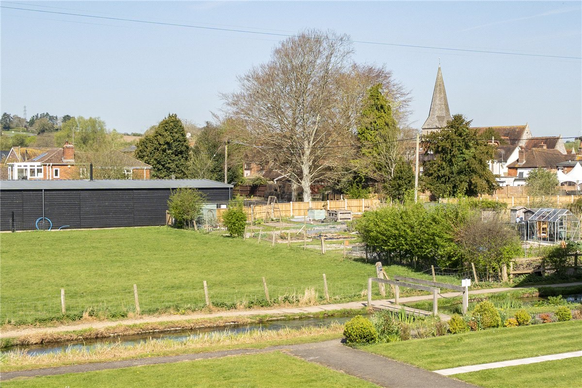 3 bedroom House, Nelson Close, Stockbridge, SO20 - Available, Image 1