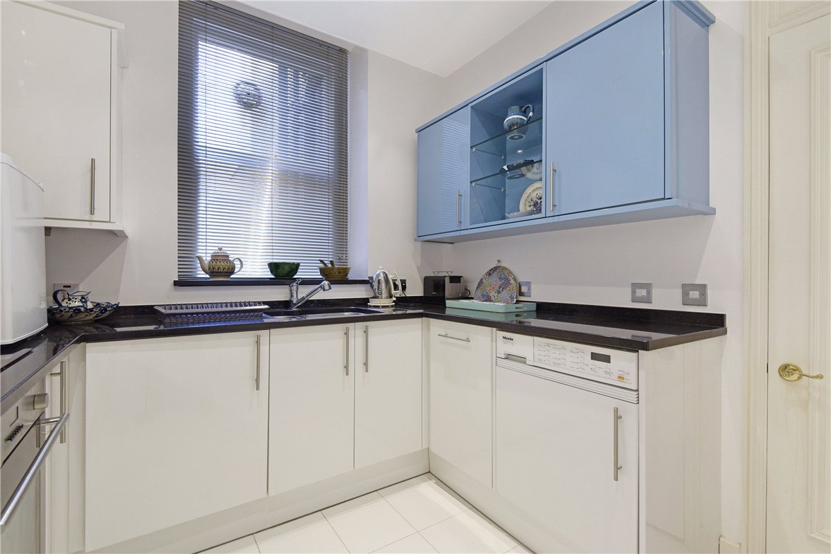 2 bedroom Flat, Mansfield Street, London, W1G - Sold, Image 8
