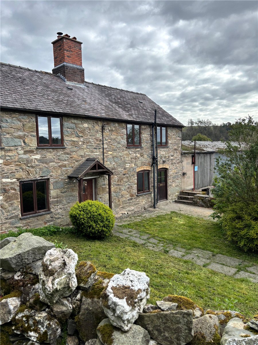   House, Llanarmon Dyffryn Ceiriog, Llangollen, LL20 - Available
