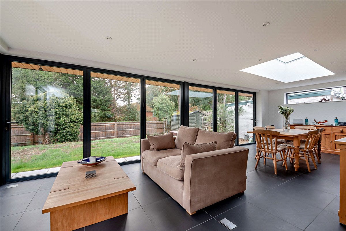 4 bedroom House, Falcon House Gardens, Woolton Hill, RG20 - Available, Image 4