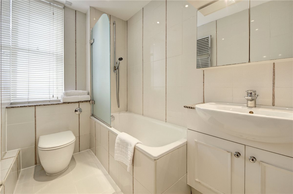2 bedroom Flat, Hill Street, Mayfair, W1J - Available, Image 3
