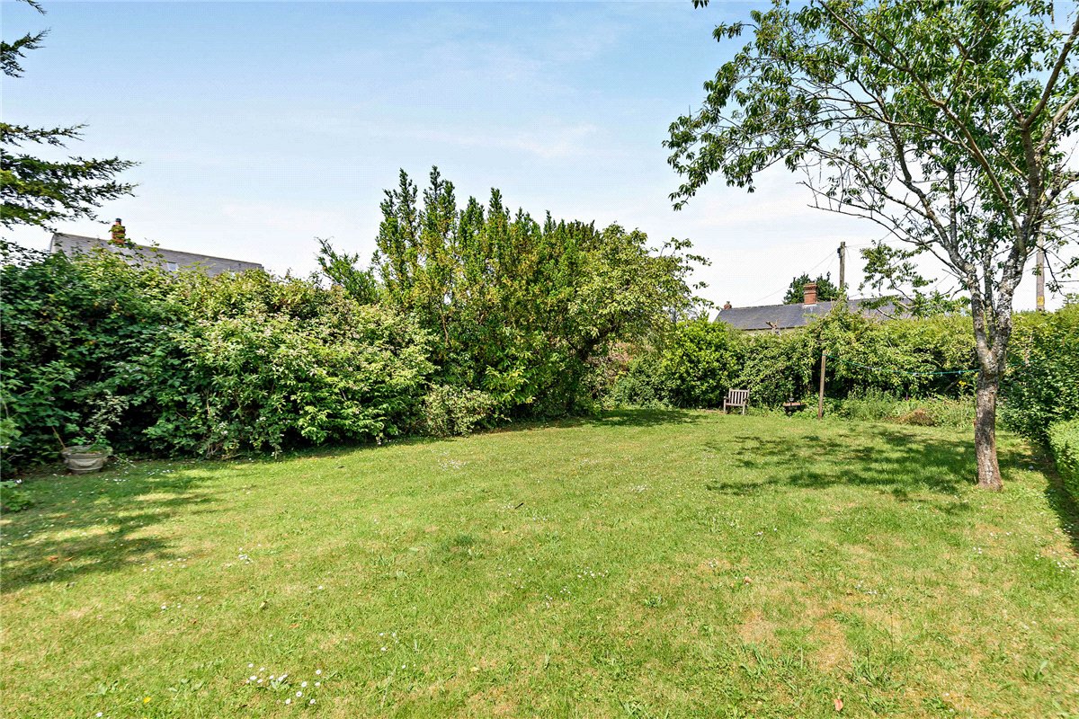 4 bedroom House, The Thicket, Leckhampstead, RG20 - Available, Image 11