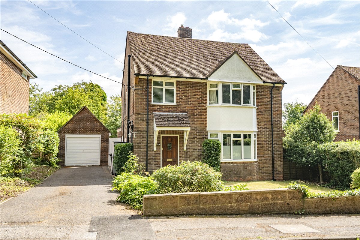 3 bedroom House, Burnett Close, Winchester, SO22 - Sold