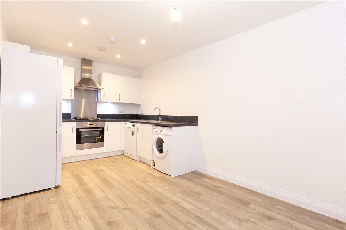 3 bedroom House, Athens Avenue, Aylesbury, HP21 - Let Agreed, Image 5