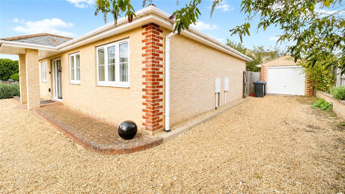 4 bedroom Bungalow, High Street, Longstanton, CB24 - Available, Image 12