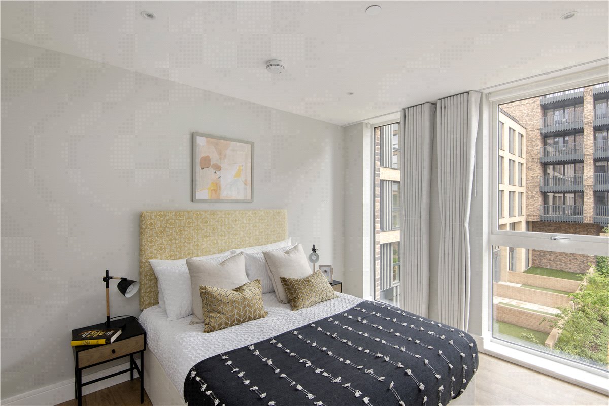 2 bedroom Flat, Greyhound Parade, Wimbledon Grounds, London, SW17 - , Image 4