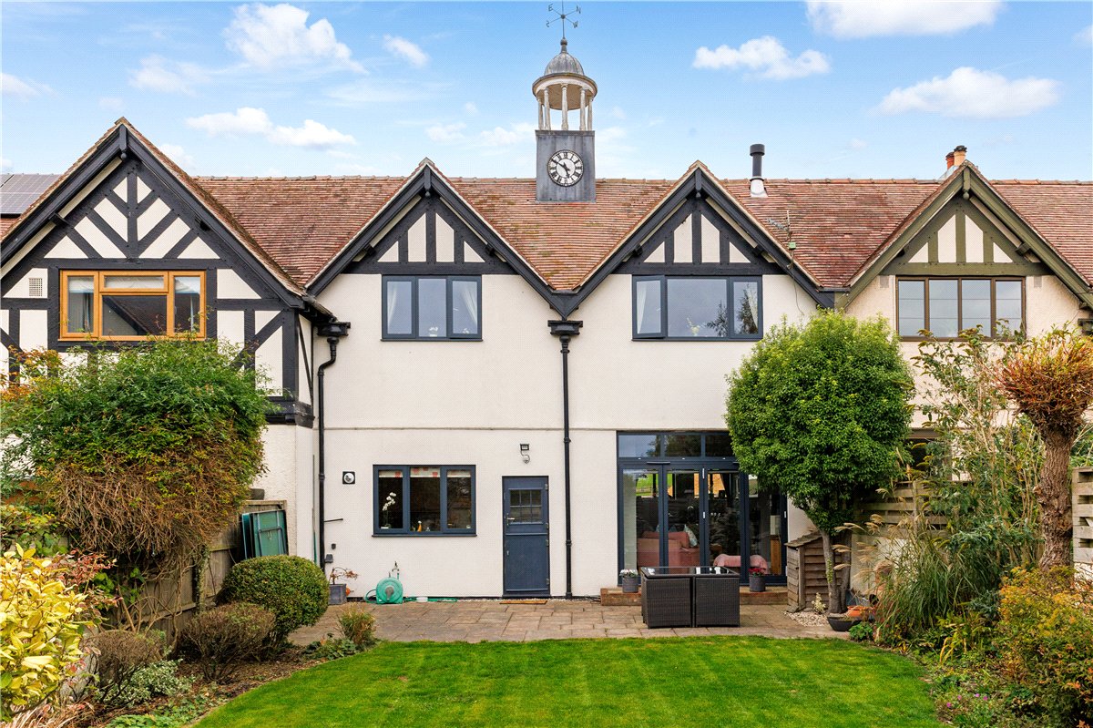 4 bedroom House, Russley Park, Baydon, SN8 - Available, Image 1