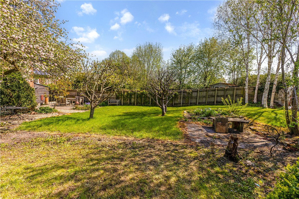3 bedroom House, West Street, Aldbourne, SN8 - Available, Image 20