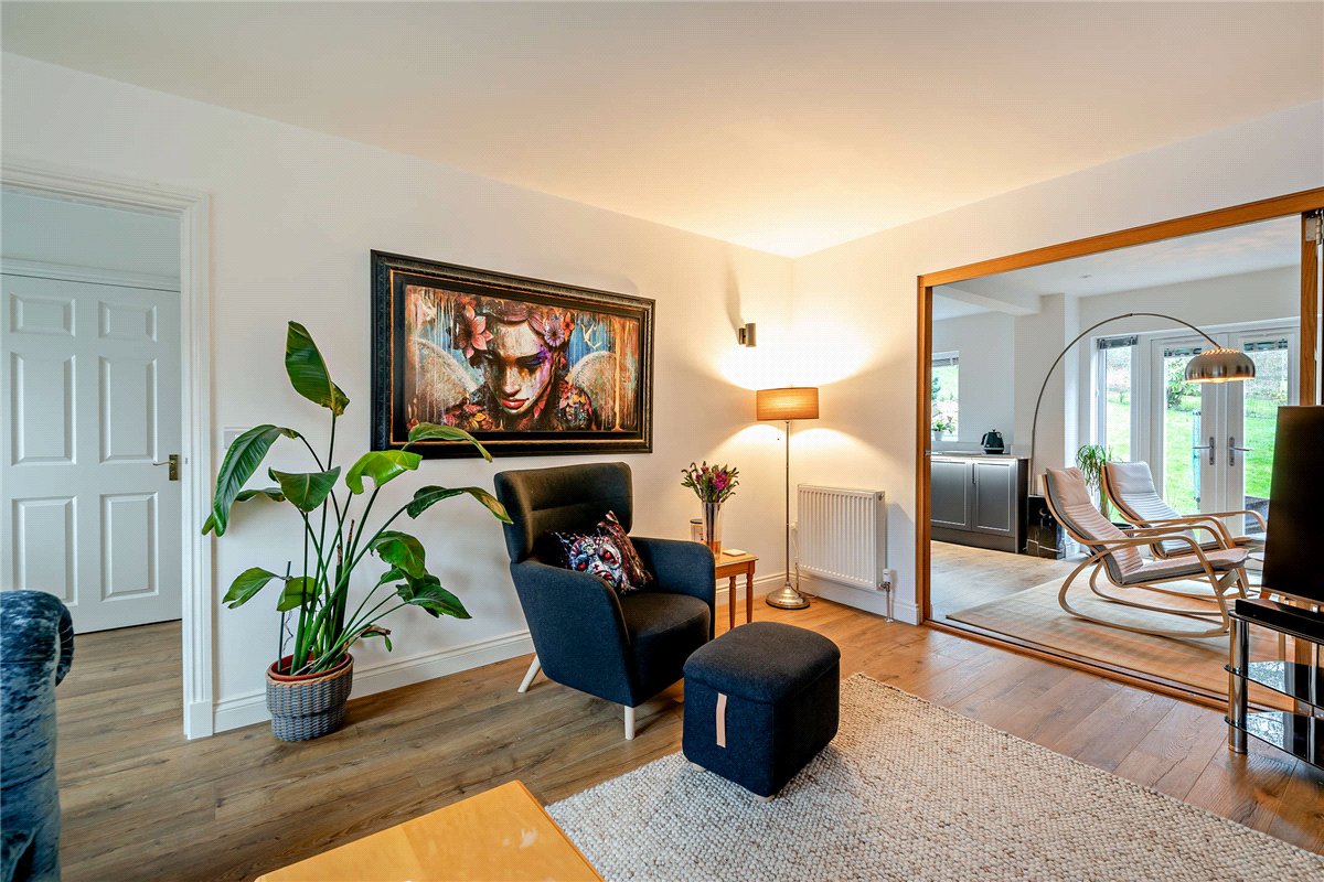 4 bedroom House, Crookham Hill, Crookham Common, RG19 - Available, Image 7