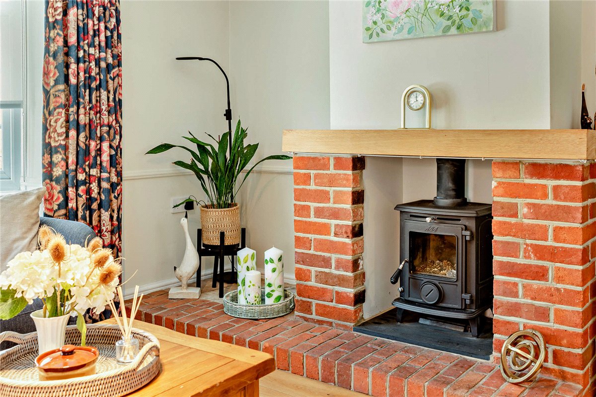 2 bedroom House, Church Lane, Hambledon, PO7 - Available, Image 1