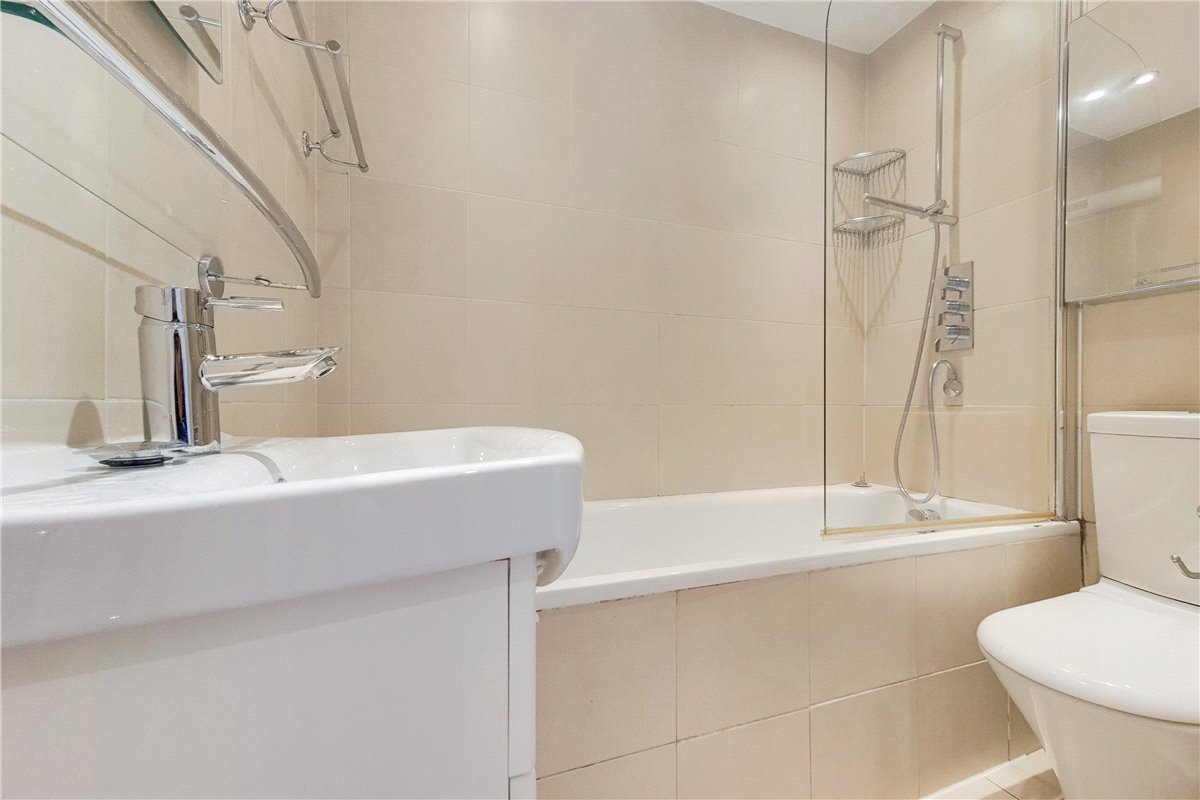 1 bedroom Flat, Chesham Place, Belgravia, SW1X - Available, Image 2