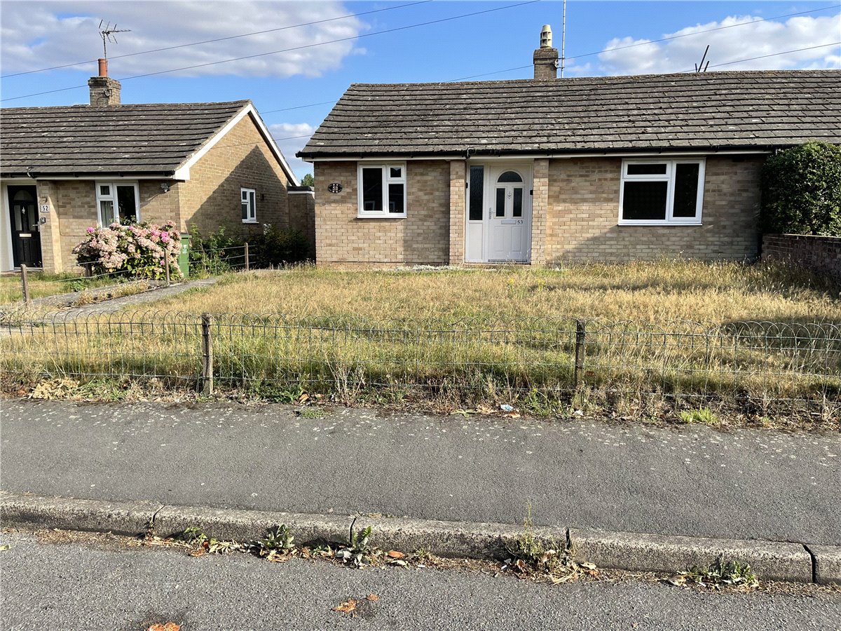2 bedroom Bungalow, Broadfields, Pewsey, SN9 - Sold