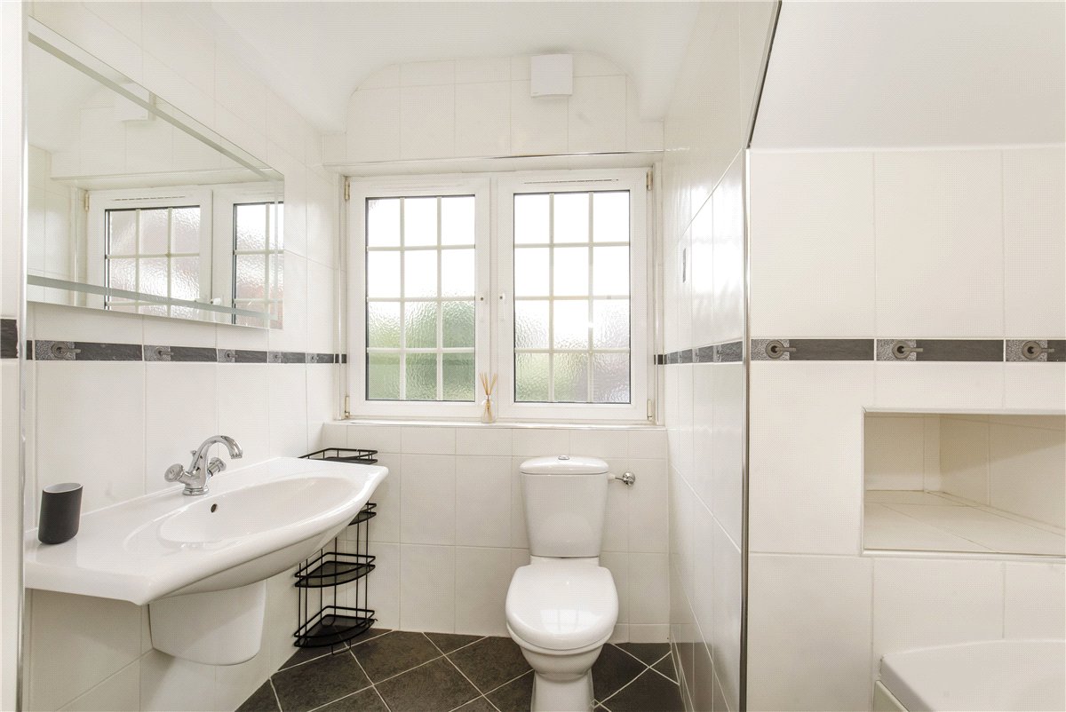 2 bedroom Flat, Kent Road, Harrogate, HG1 - Available, Image 12