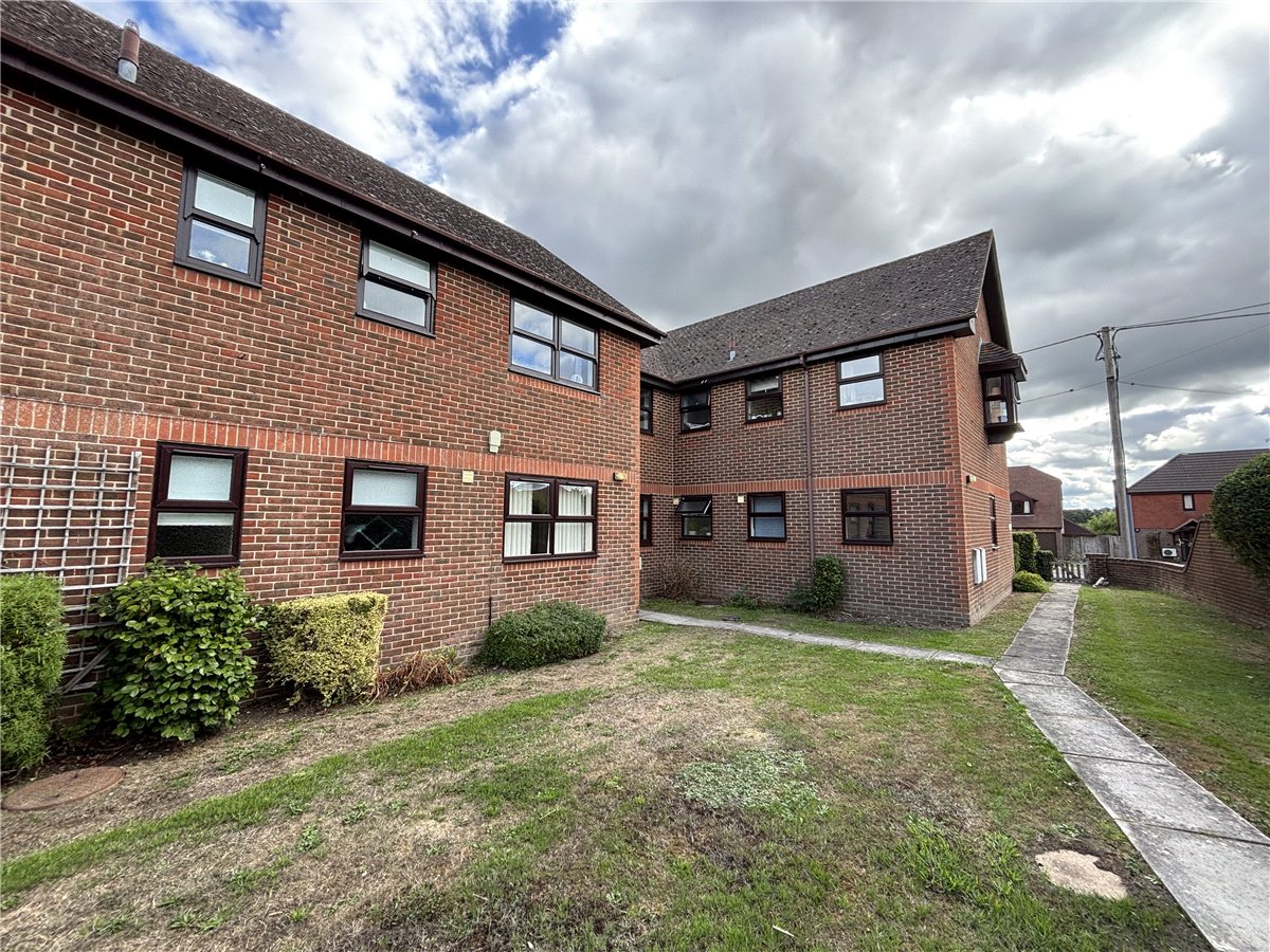 2 bedroom Flat, Stretton Close, Bradfield Southend, RG7 - Available, Image 7