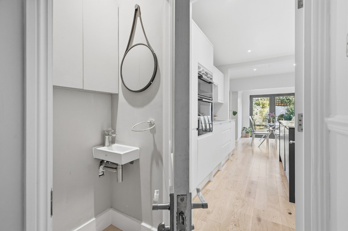5 bedroom House, Second Avenue, London, SW14 - Sold, Image 17