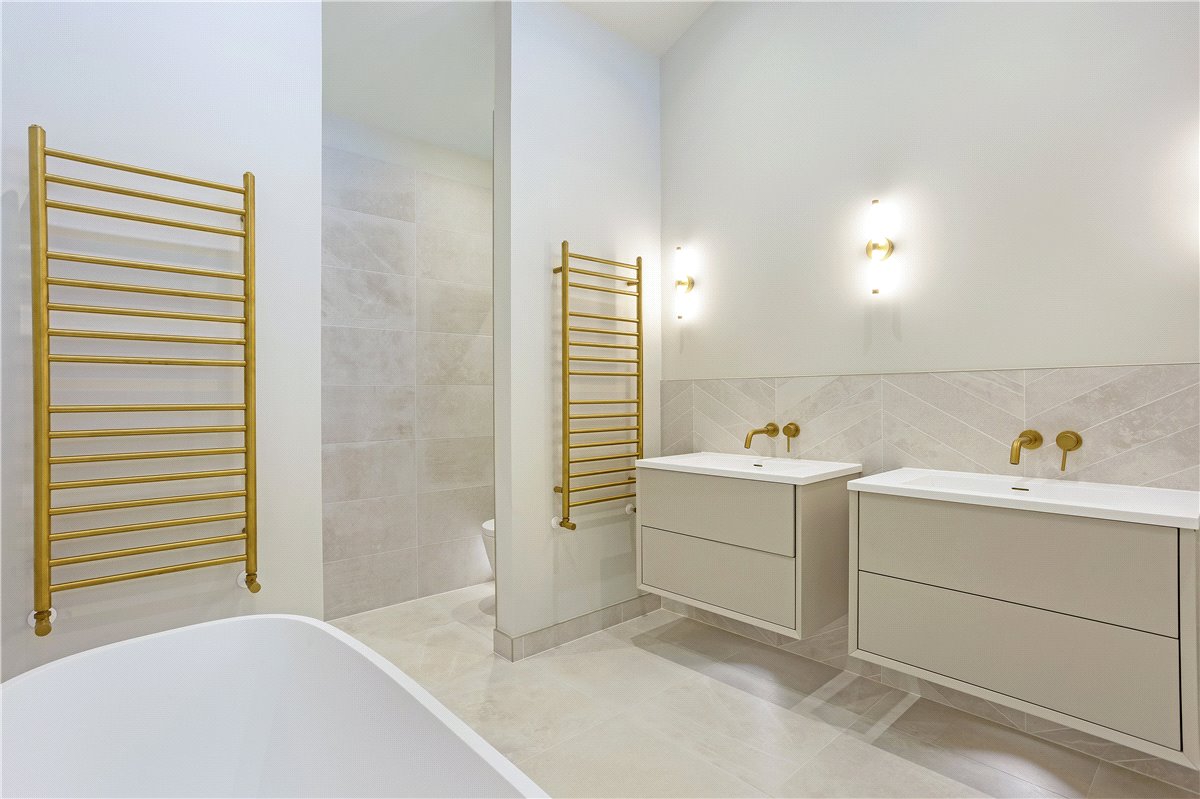 4 bedroom House, Speen Lane, Newbury, RG14 - Available, Image 12