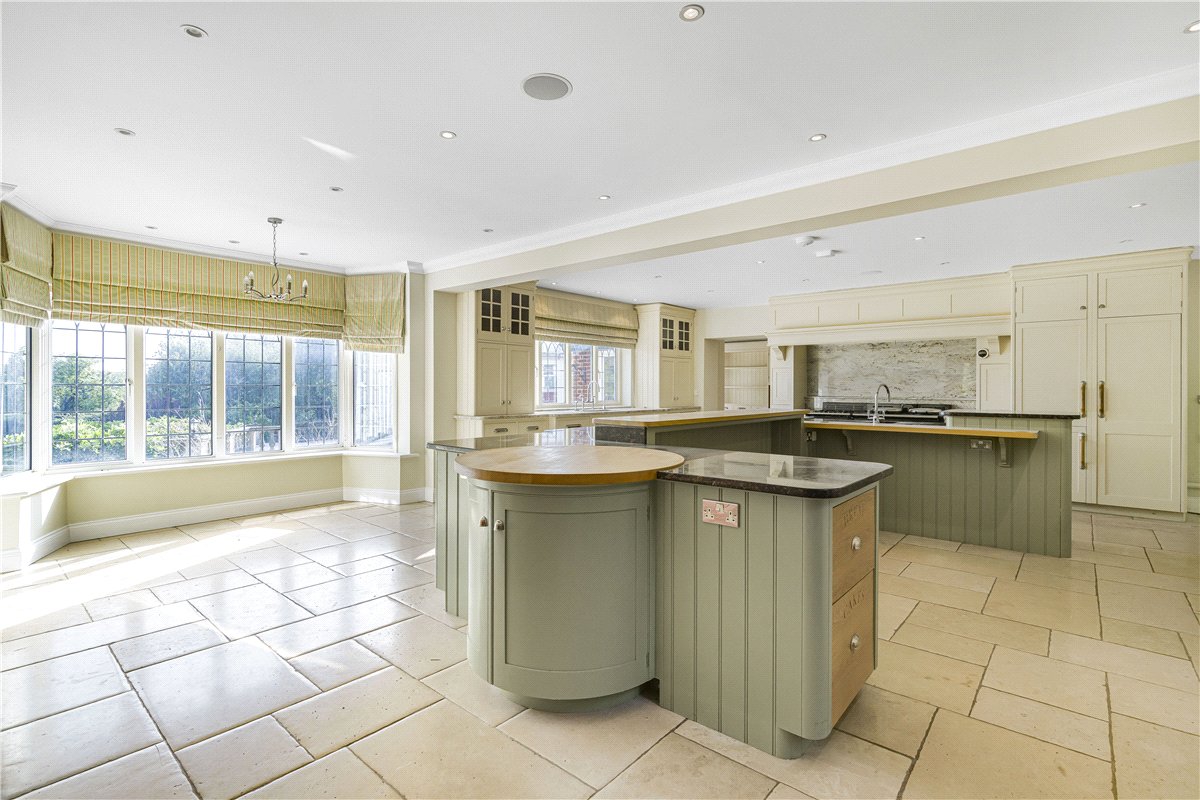 6 bedroom House, Chalk Lane, Hyde Heath, HP6 - Available, Image 28