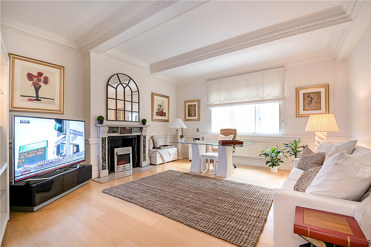4 bedroom Flat, Knightsbridge, Belgravia, SW1X - Available, Image 17