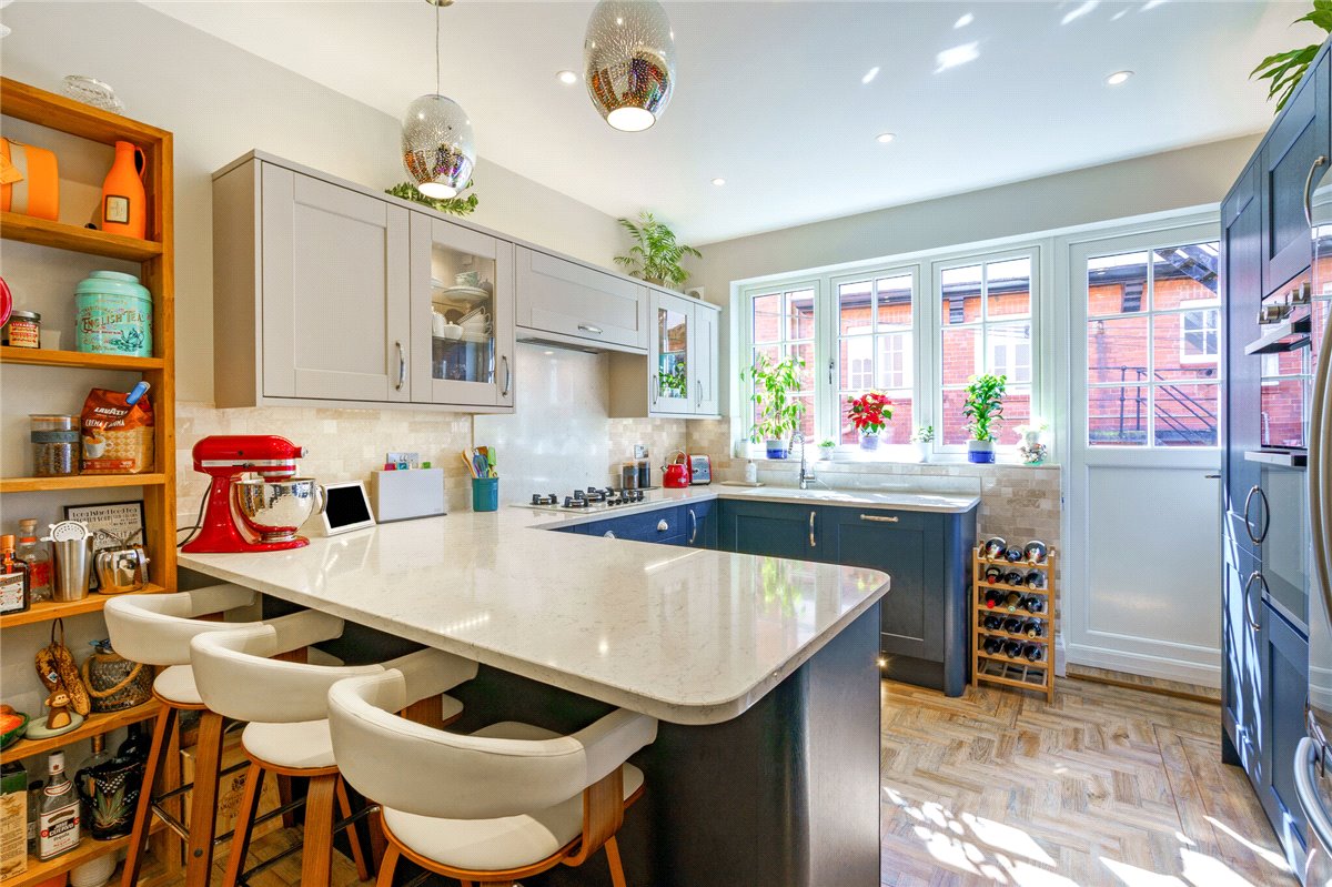 2 bedroom Flat, Holbeck Hill, Scarborough, YO11 - Available, Image 16