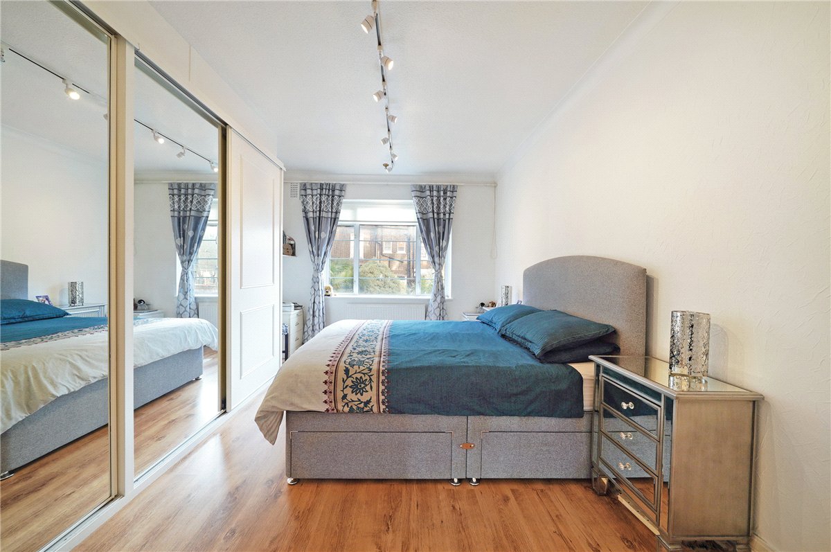 2 bedroom Flat, Barons Keep, Gliddon Road, W14 - Sold, Image 4