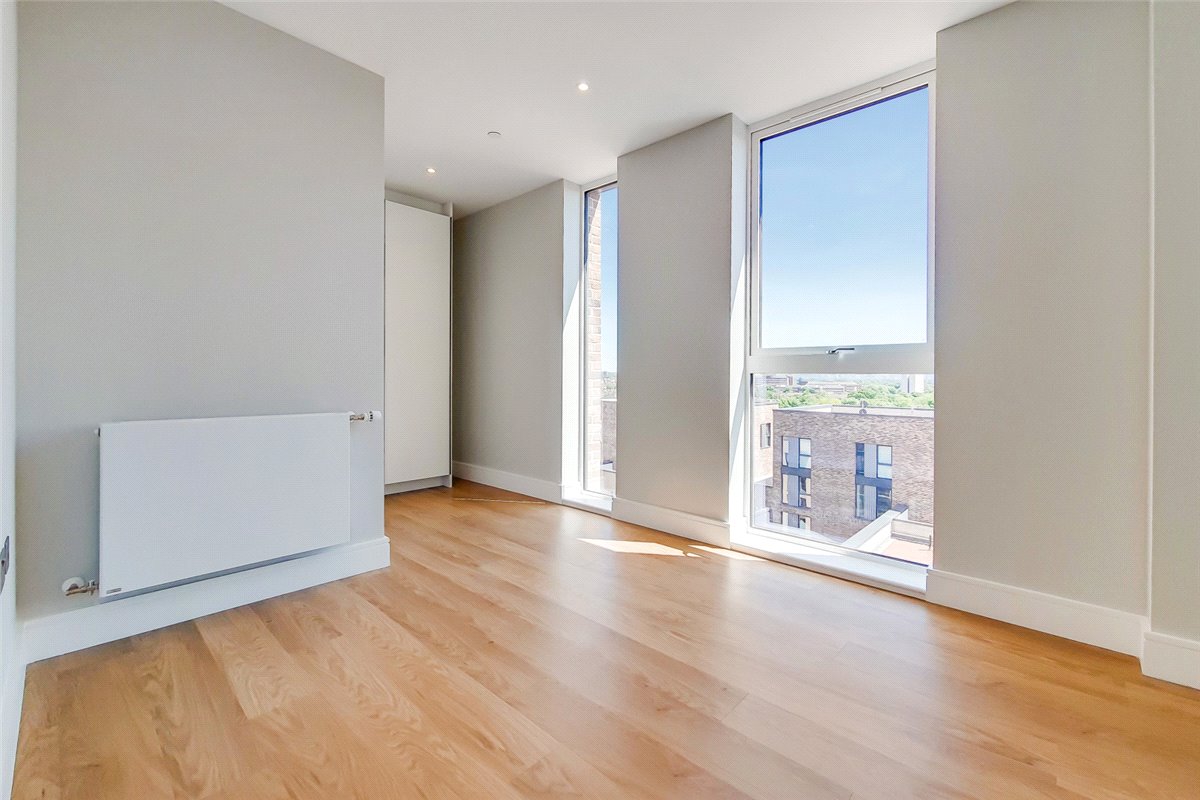 1 bedroom Flat, Greyhound Parade, Wimbledon Grounds, London, SW17 - 
