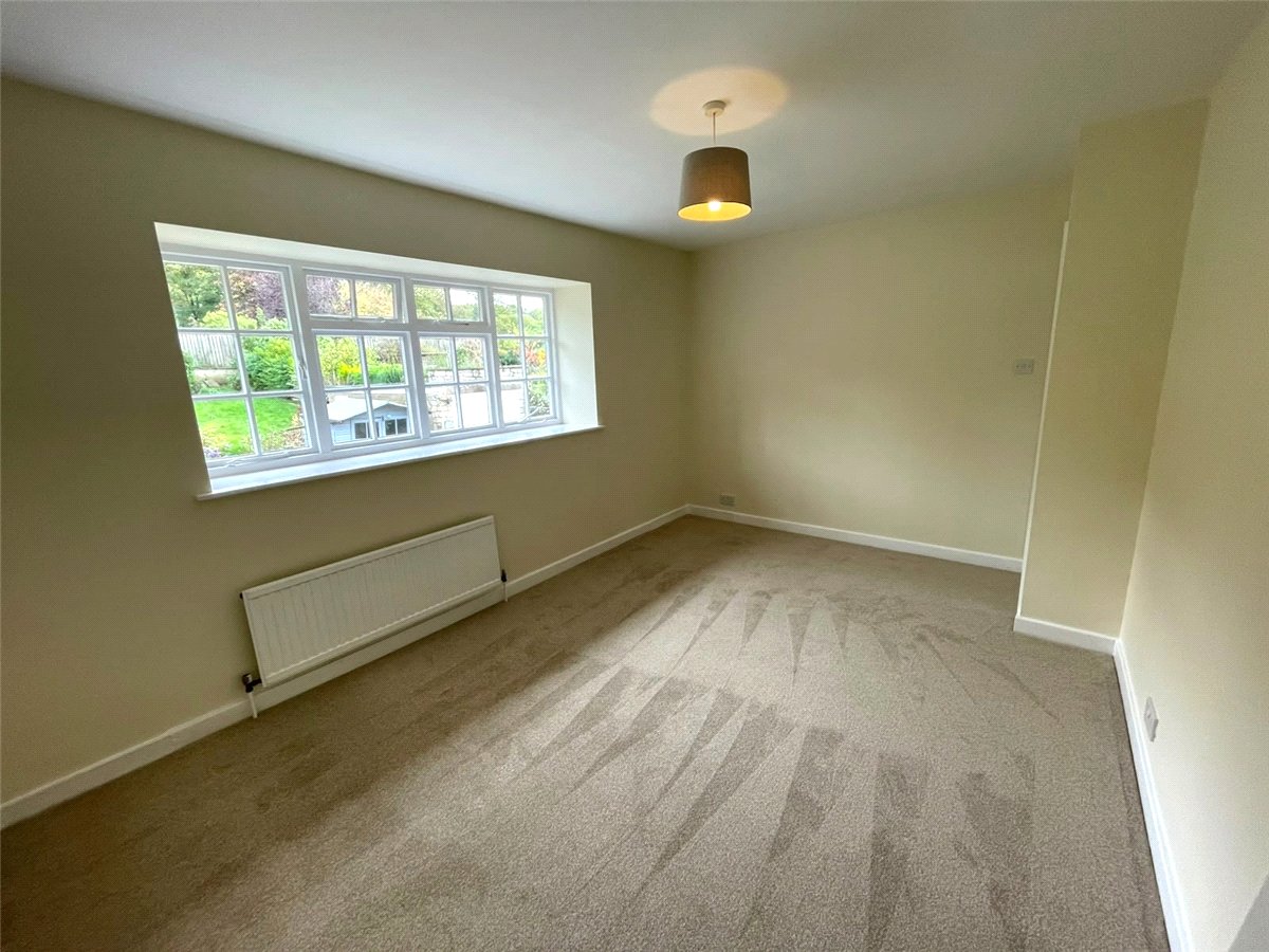 3 bedroom Cottage, Main Street, Ledston, WF10 - , Image 3
