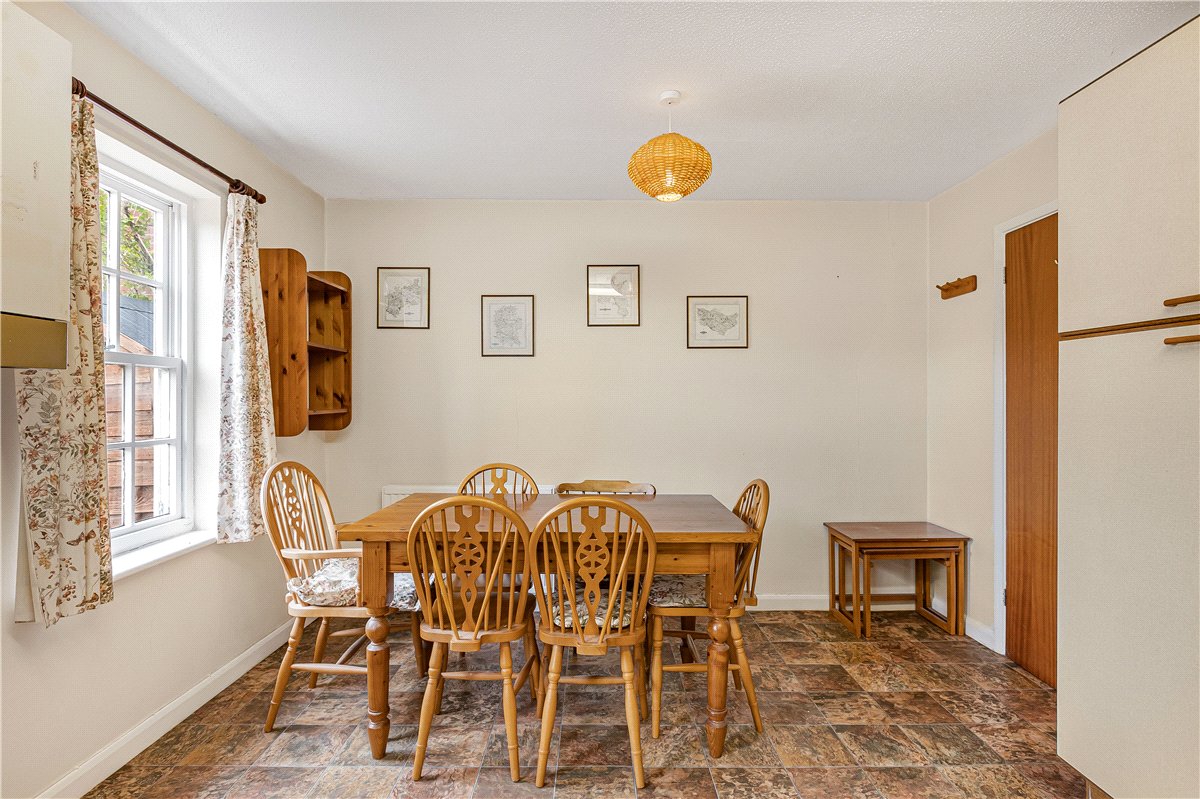2 bedroom House, Aubrey Close, Marlborough, SN8 - Available, Image 2