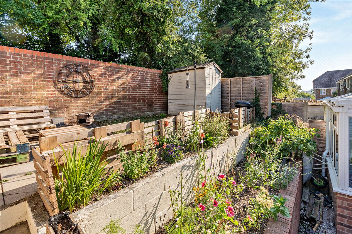 3 bedroom House, Anchor Road, Kingsclere, RG20 - Available, Image 25