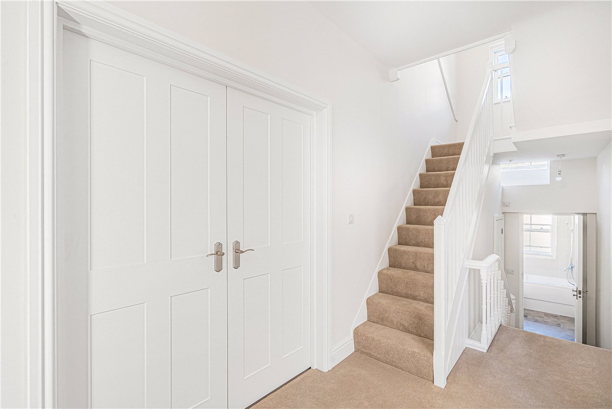 2 bedroom Flat, Walton Crescent, Oxford, OX1 - Available, Image 3