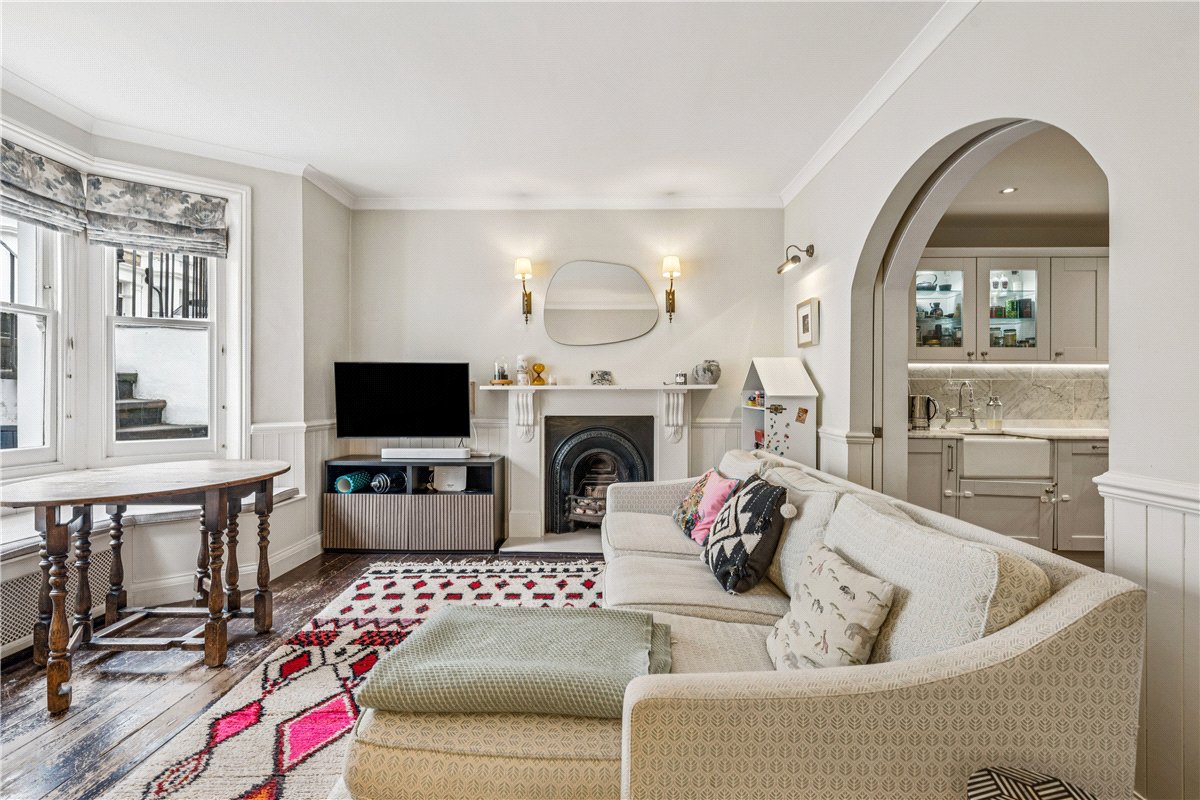 2 bedroom Flat, Hildyard Road, London, SW6 - Available, Image 2